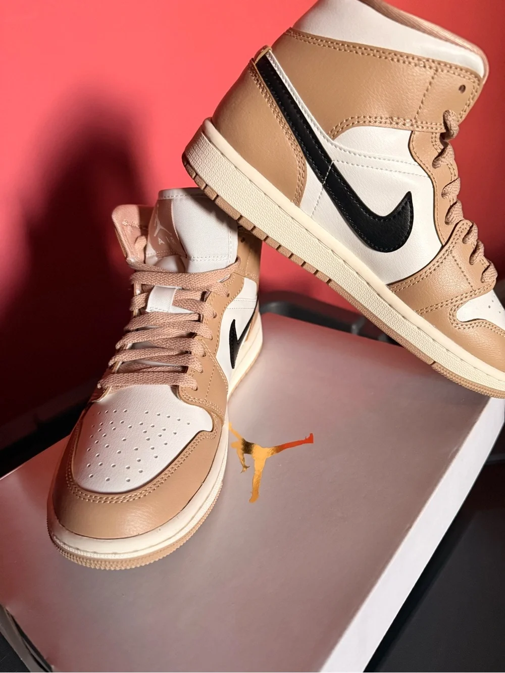 Nike Kids Low-Top Sneakers in Cream and Tan with Black Swoosh new